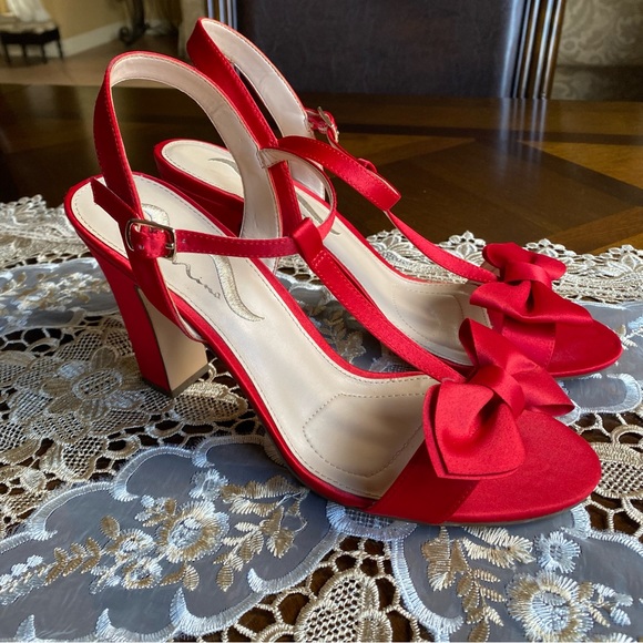 Nina Shoes - Nina Red bow high heels EUC